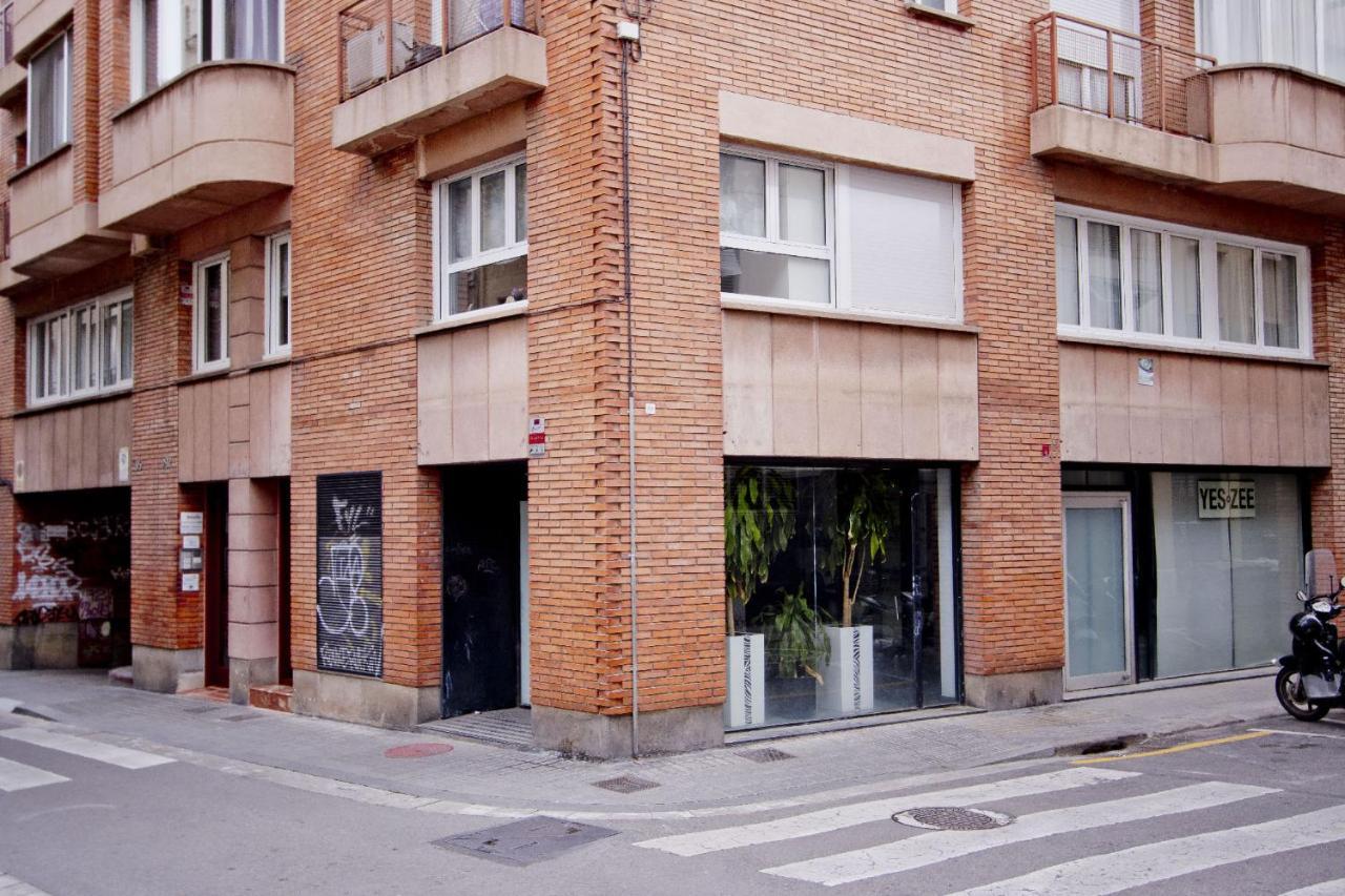 Barcelona City North Hostal Exterior photo