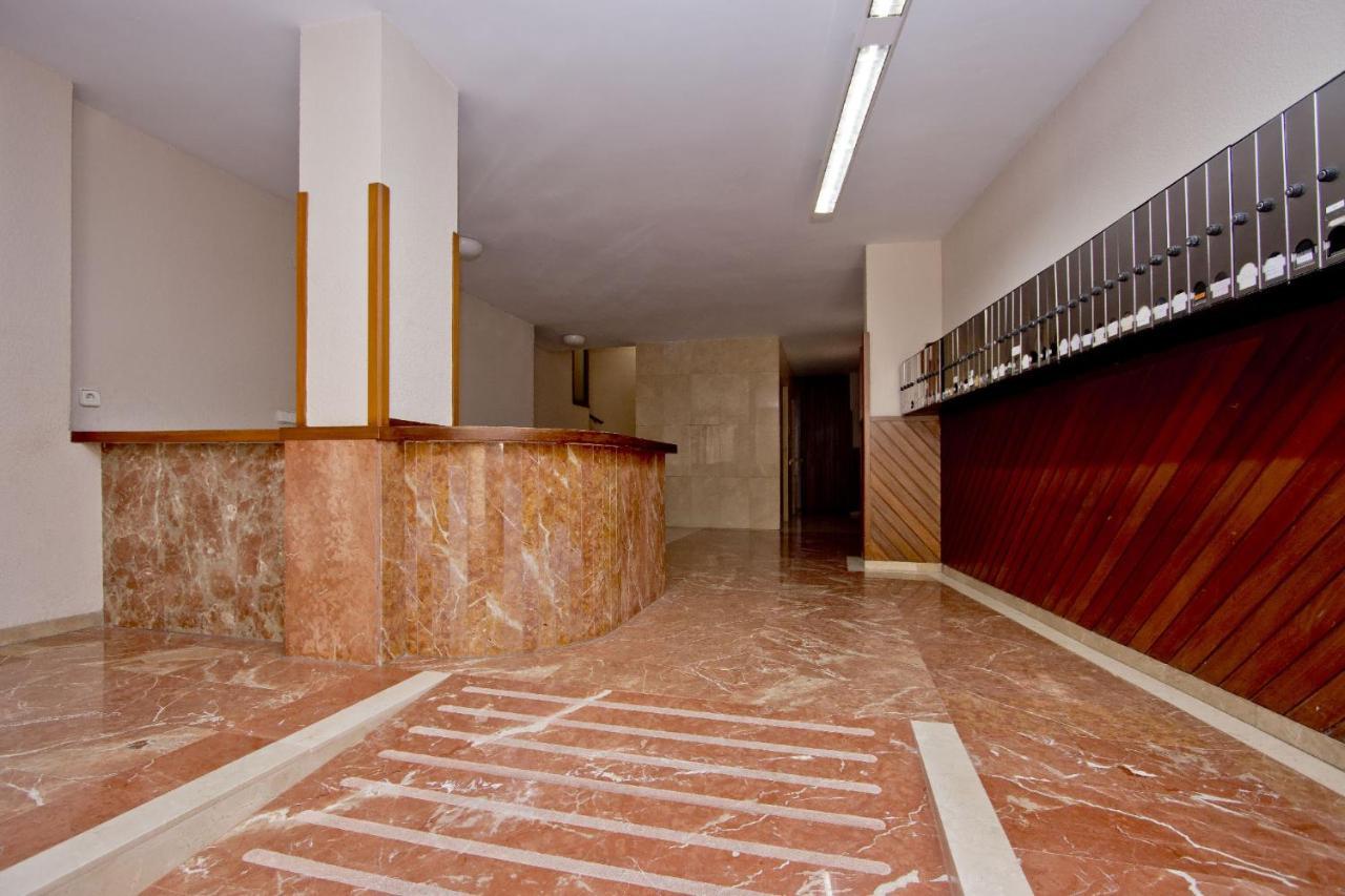 Barcelona City North Hostal Exterior photo