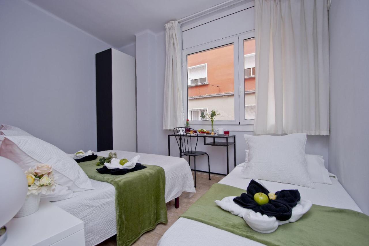 Barcelona City North Hostal Exterior photo