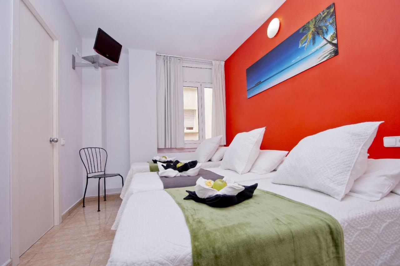 Barcelona City North Hostal Exterior photo