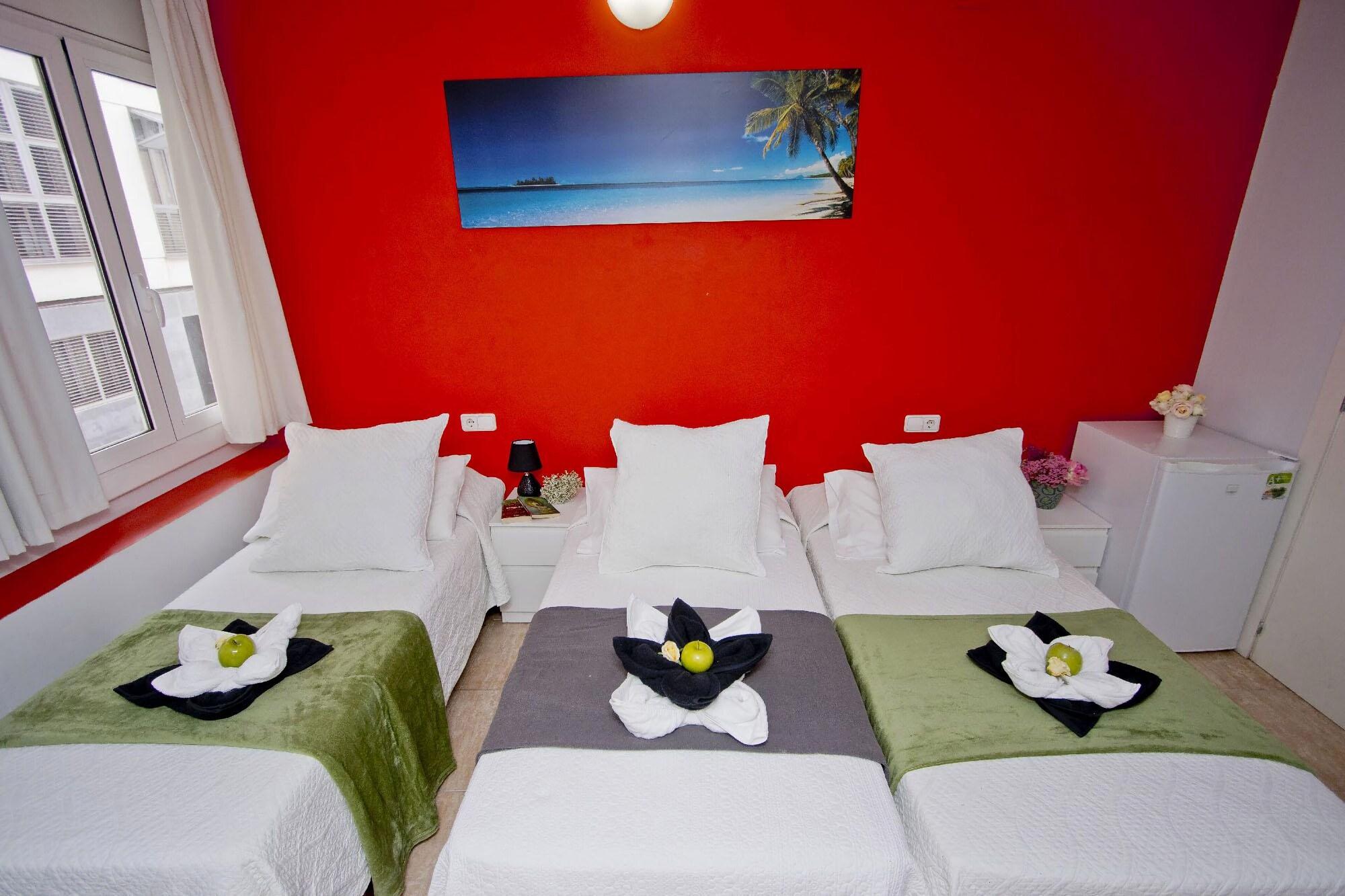Barcelona City North Hostal Exterior photo